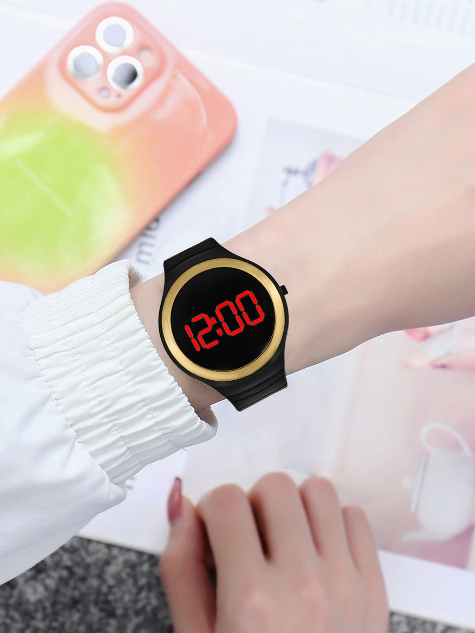 New Boys and Girls Sports Electronic Watch for Students Simple and Casual Round Watch Suitable for Daily Life