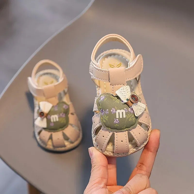 Baby Walking Shoes with Cute Bears Kids Sandals Non-slip T-strap 2025 Summer New Baby Girls Beach Shoes Soft Sole Size 16-20