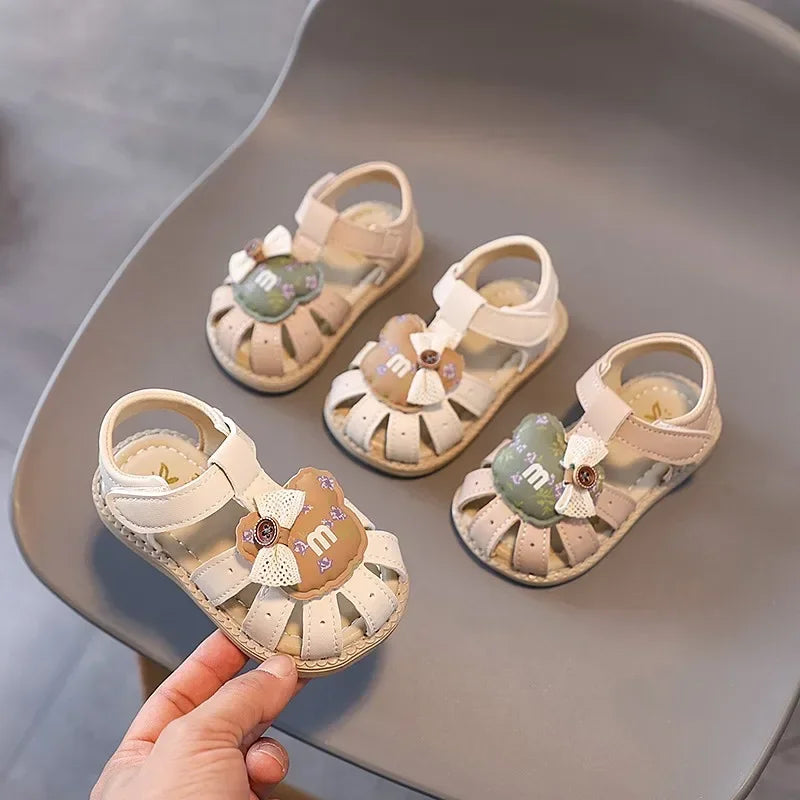 Baby Walking Shoes with Cute Bears Kids Sandals Non-slip T-strap 2025 Summer New Baby Girls Beach Shoes Soft Sole Size 16-20
