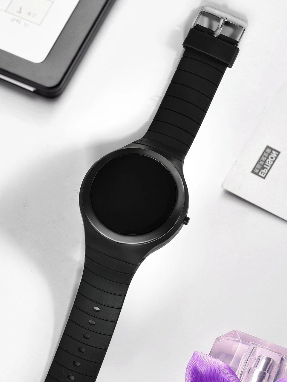New Boys and Girls Sports Electronic Watch for Students Simple and Casual Round Watch Suitable for Daily Life