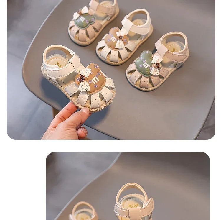 Baby Walking Shoes with Cute Bears Kids Sandals Non-slip T-strap 2025 Summer New Baby Girls Beach Shoes Soft Sole Size 16-20