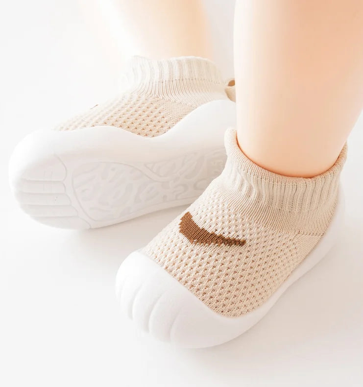 Baby Walking Shoes Spring and Autumn Anti Slip Soft Soled Shoes Indoor Pre Step Baby and Toddler Shoes