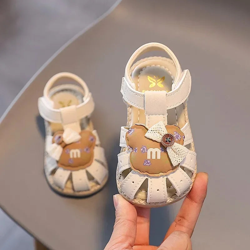 Baby Walking Shoes with Cute Bears Kids Sandals Non-slip T-strap 2025 Summer New Baby Girls Beach Shoes Soft Sole Size 16-20