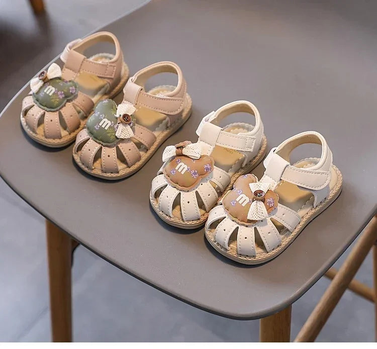 Baby Walking Shoes with Cute Bears Kids Sandals Non-slip T-strap 2025 Summer New Baby Girls Beach Shoes Soft Sole Size 16-20