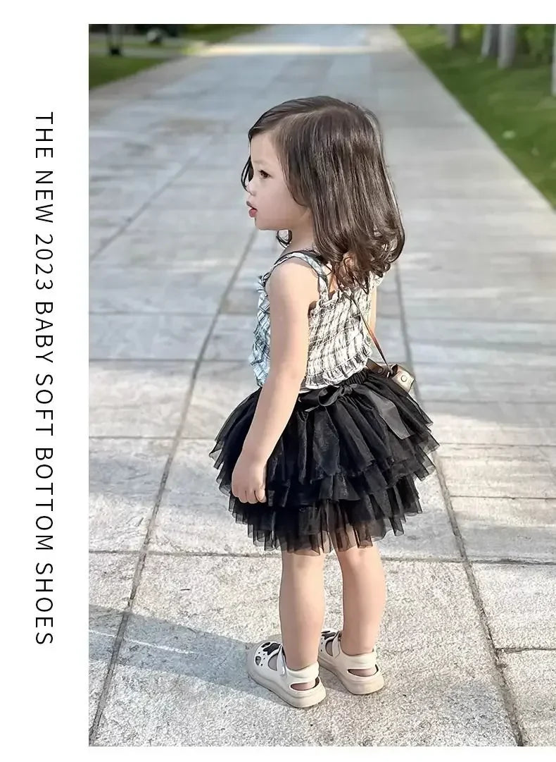 Baby Beach Shoes Non-slip Soft Sole 2025 Summer New Kids Walking Shoes Hollowed-out Breathable Baby Flat Shoes Cute Stars Sweet